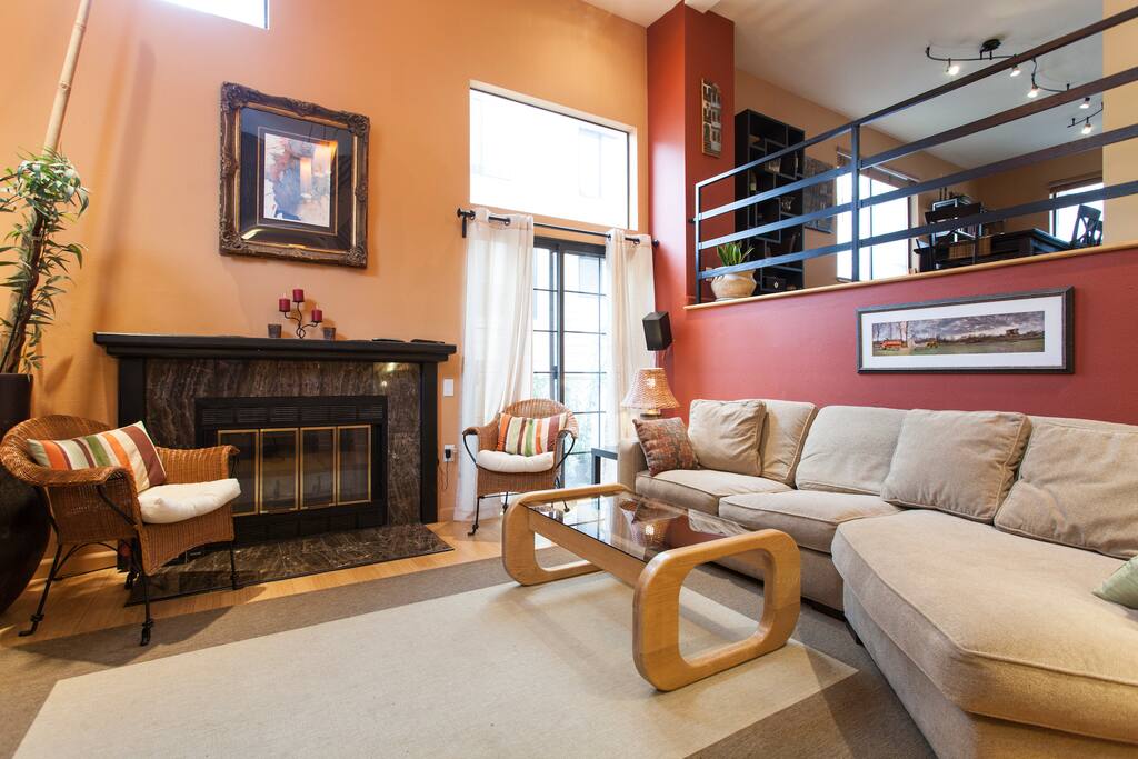 Living room (fireplace, patio, TV, stereo)