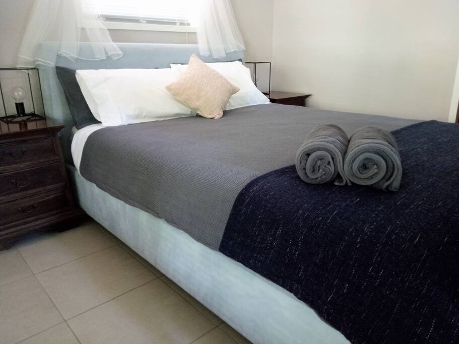 Queen Bed