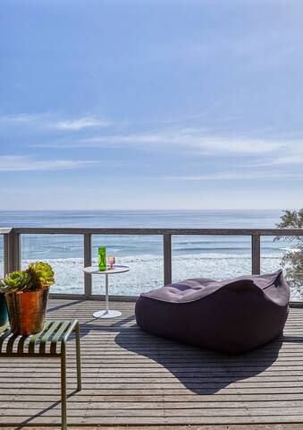 Seaside Mountain Retreat in Misty Cliffs w/ Sauna gallery image 2