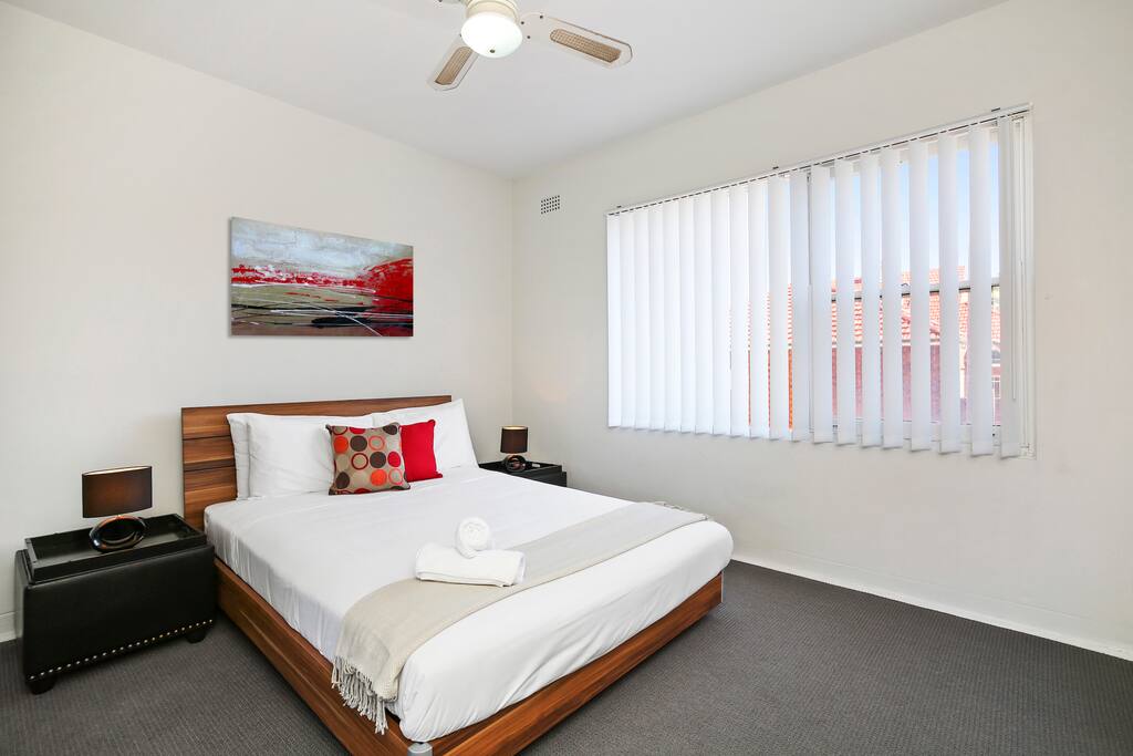 Master Bedroom with Queen Bed