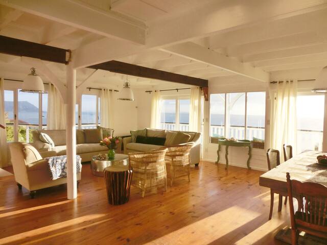 Morning Star – Beach House with Breathtaking Views gallery image 3