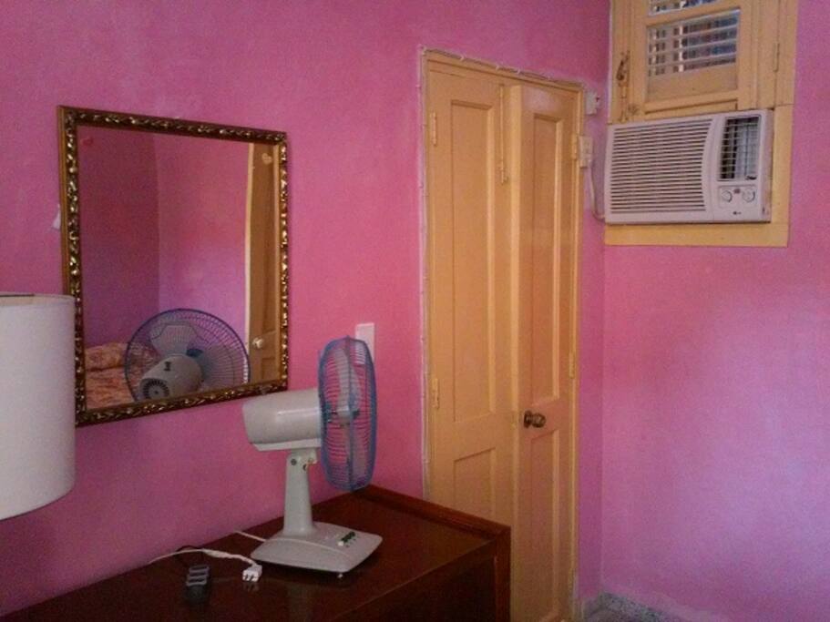 Otra vista del cuarto