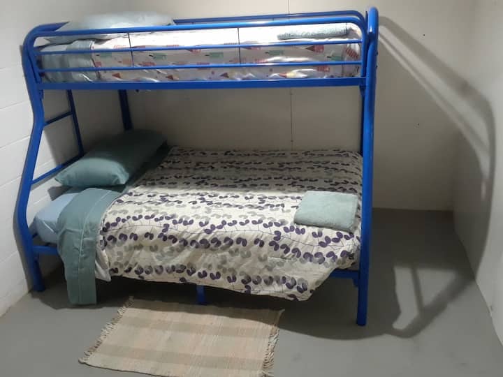 საძინებელი 1