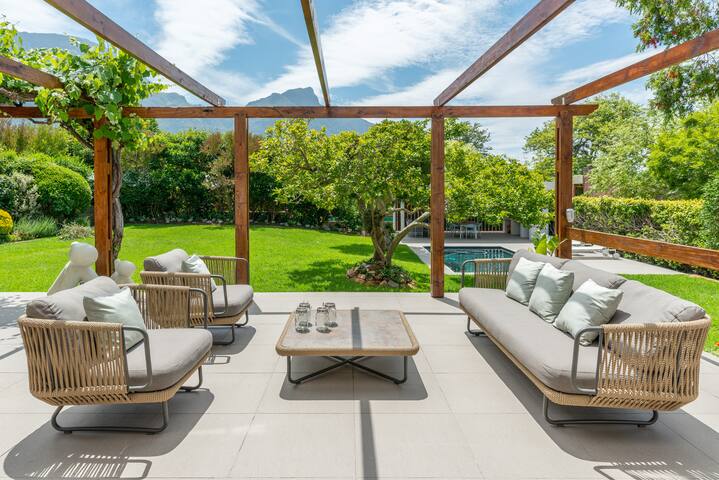 Grand Old Lady gallery image 2