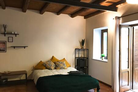 City center, 500 m to Massimo & Cathedral