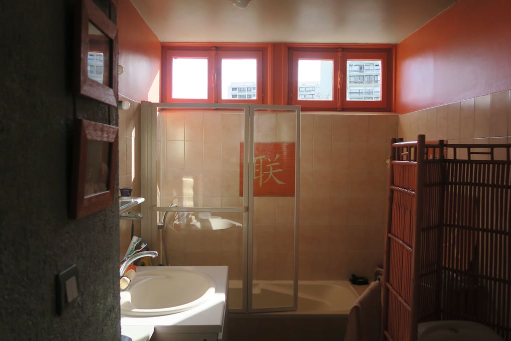 salle de bain partagée