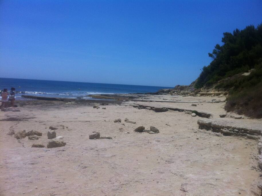 La plage des Tamaris (1mn à pieds)