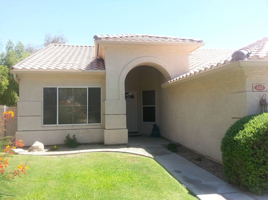 Big Front Yard with greenbelt adjacent to your vacation home
