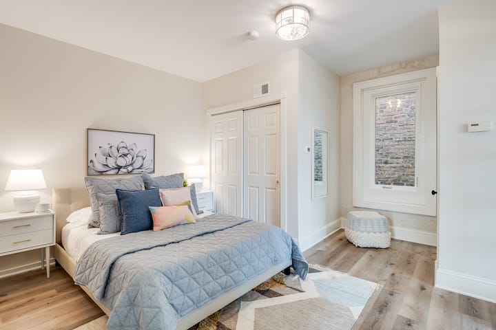 เตียงควีนไซส์เครื่องนอนหรูหรา