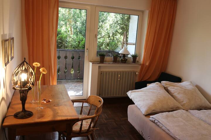 Die Schlafzimmer haben Zugang zum großen Balkon