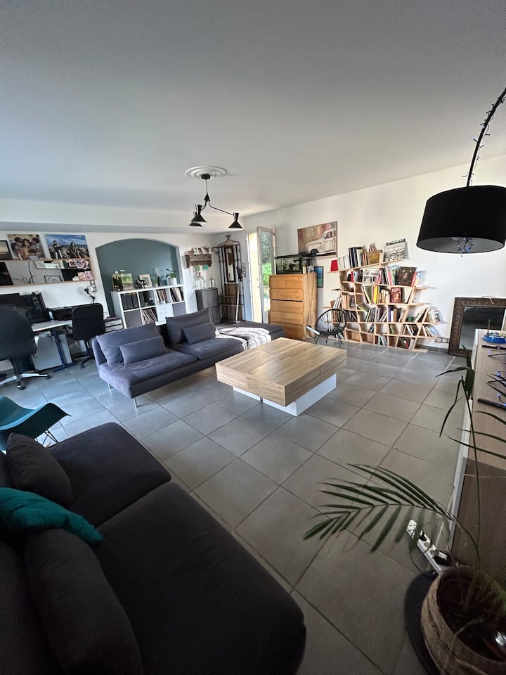 Villa Avec Grand Espace De Verdure Et Piscine - Sanary-sur-Mer