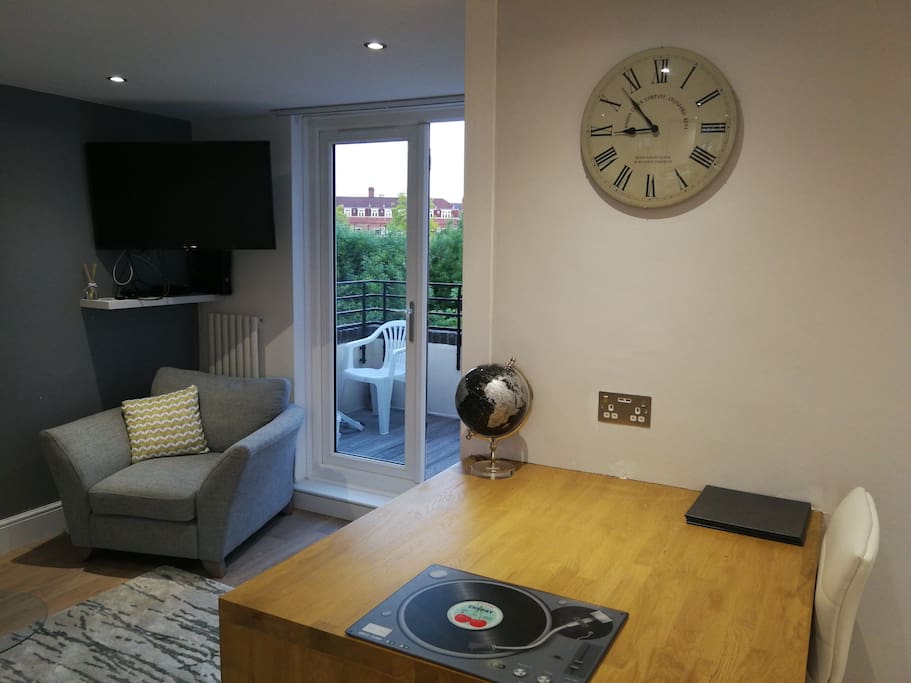 Kitchen and lounge