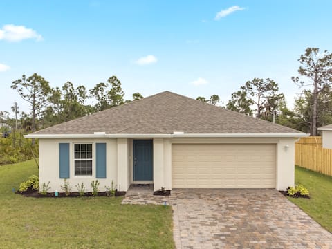 New House 15 Min. Drive  Englewood Beach, King Bed