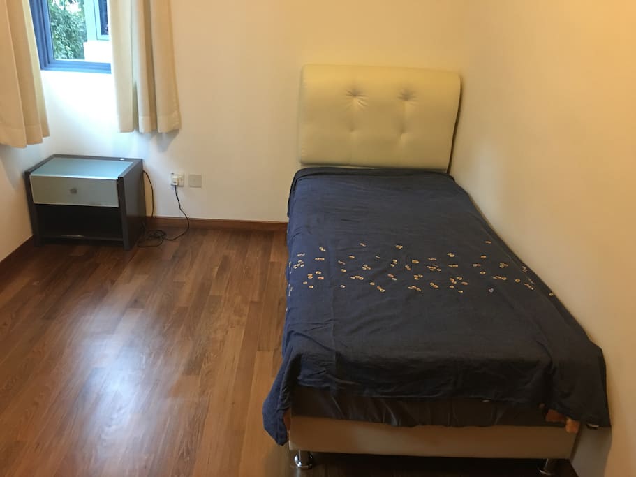 Second bedroom