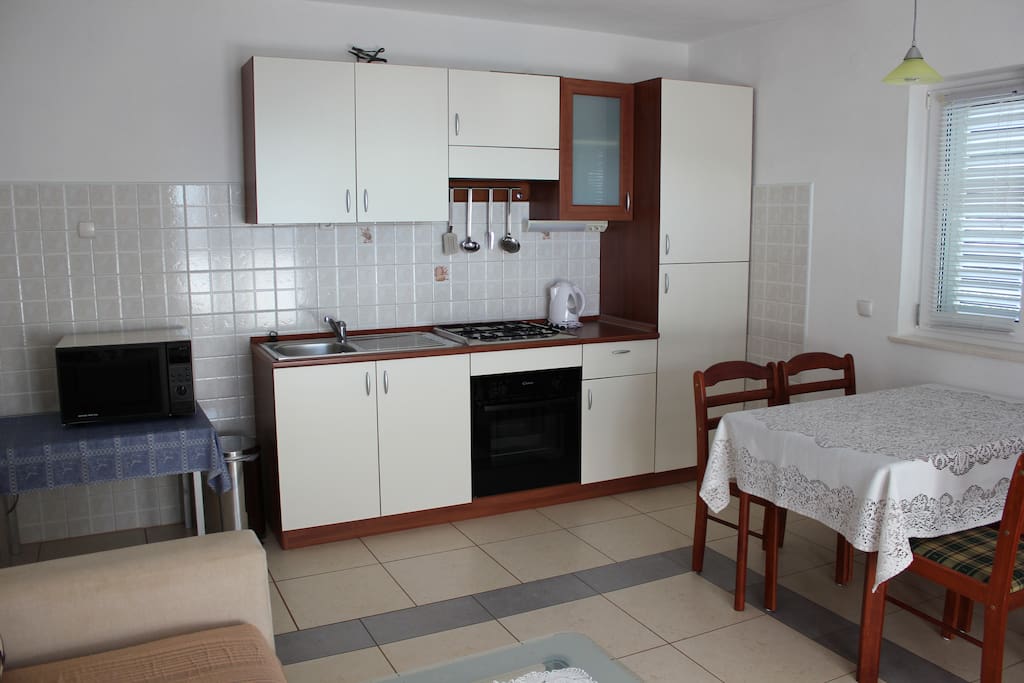 Wohnzimmer + Kuche