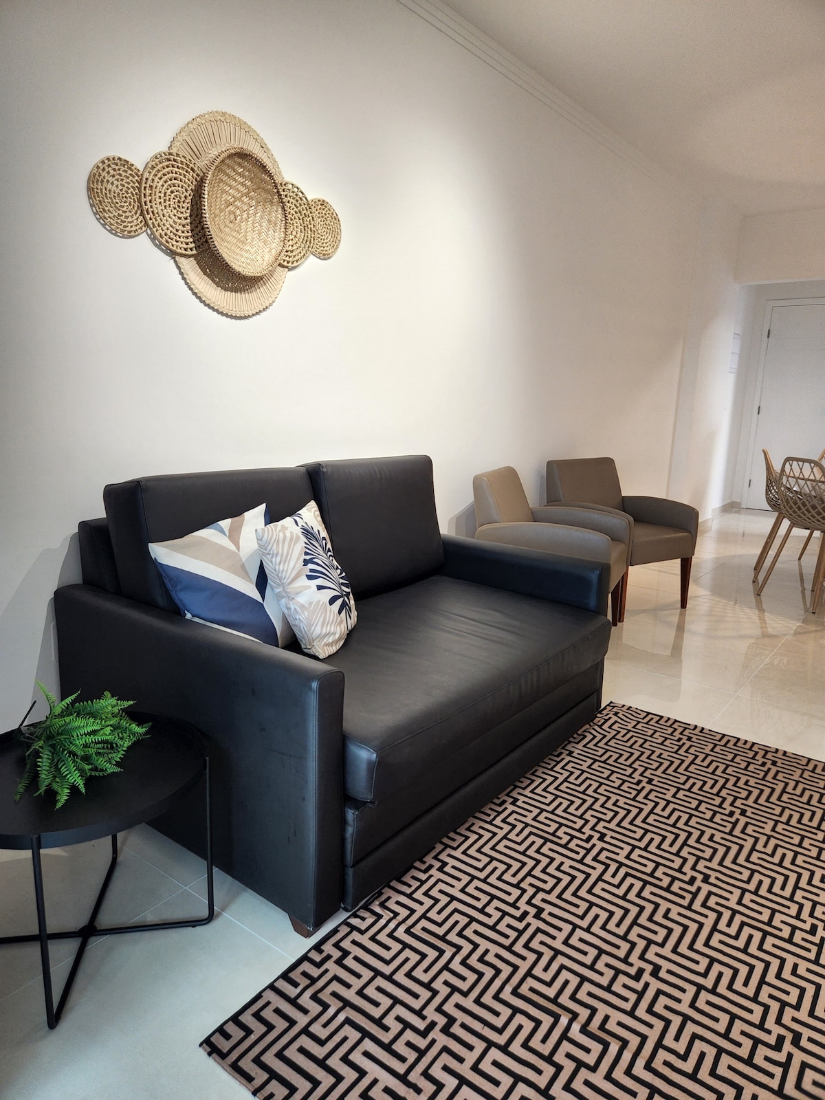 סלון עם ספה נפתחת