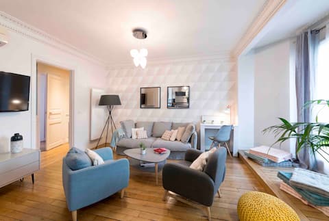 Dynamic House * Aircon * Balcony * Metro * Markets