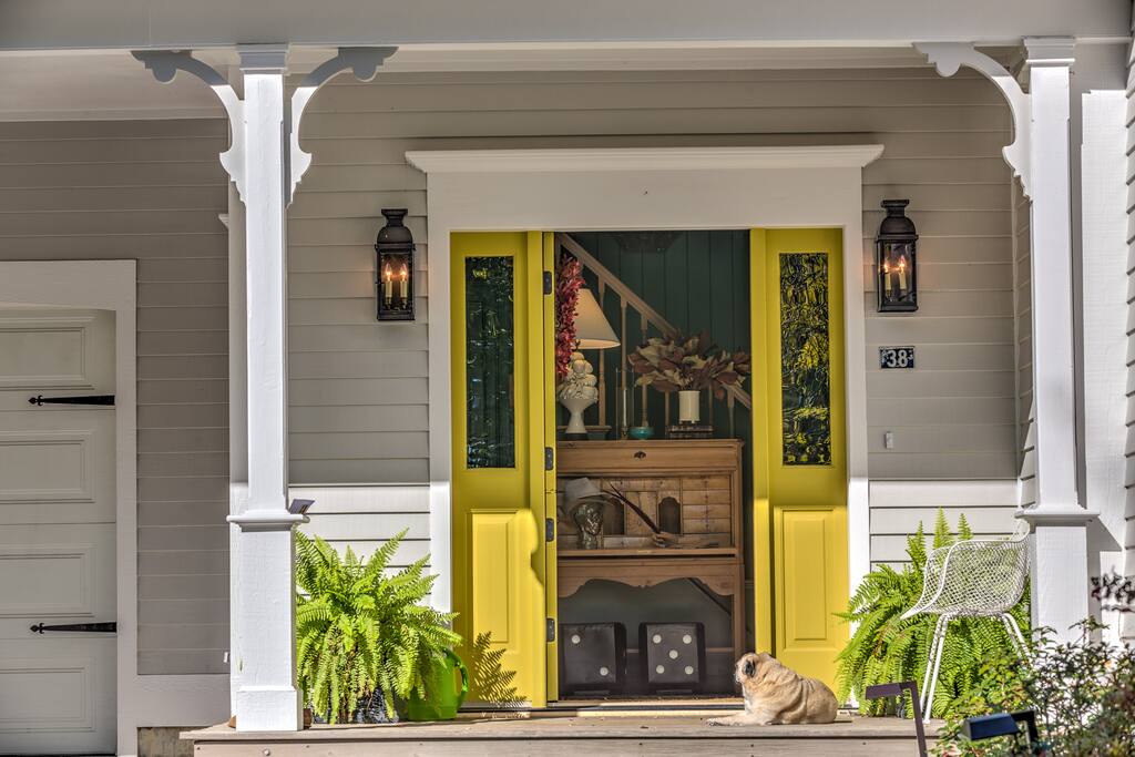 Entry Porch
