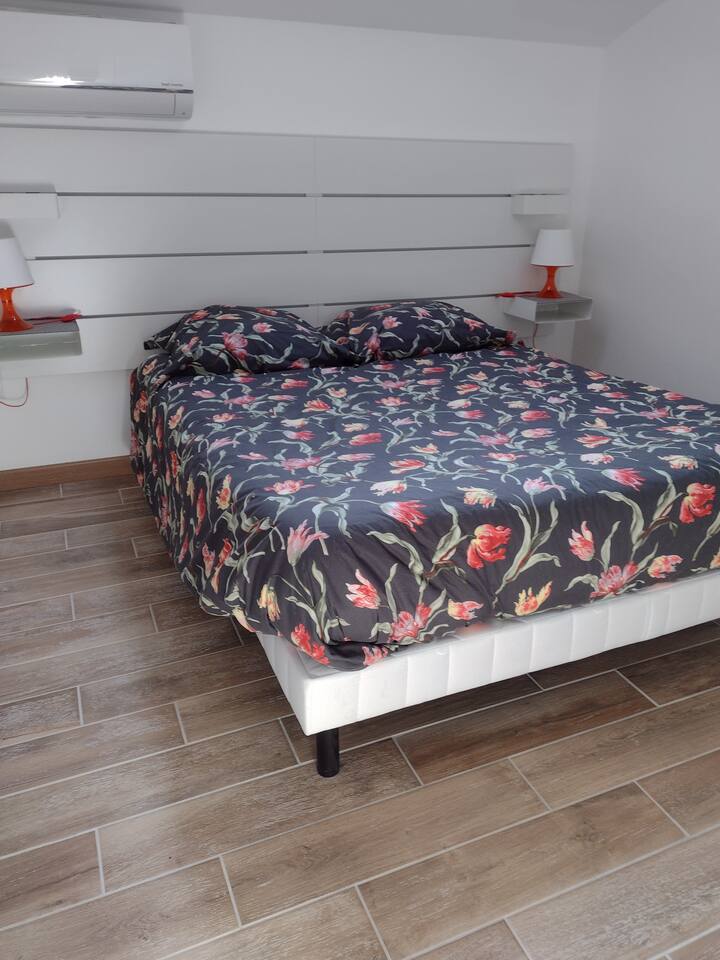 ห้องนอน 2 ชั้นบน 140 เตียง