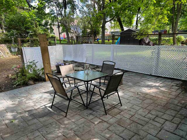 Entire house in a vibrant neighborhood – 3 Beds gallery image 5