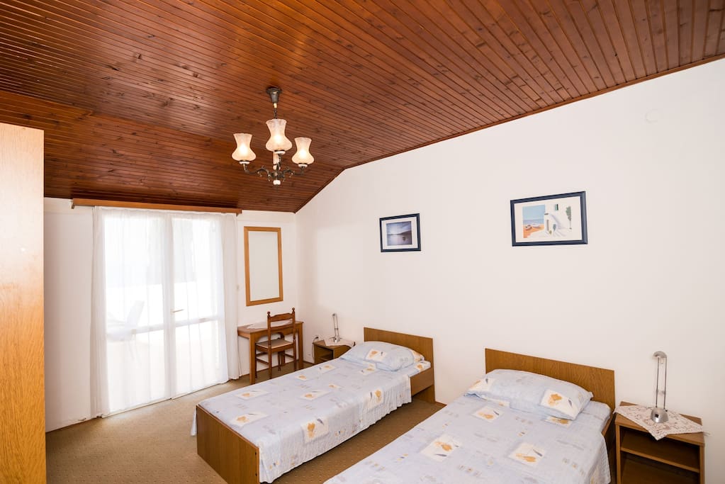 1. bedroom