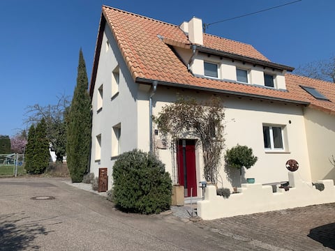 Top Airbnb: CASA 12... feel at home on vacation! in Neustadt An Der Weinstraße