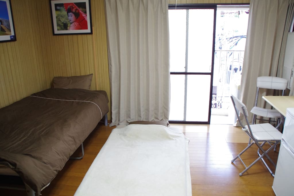 Extra floor futon to sleep a second person