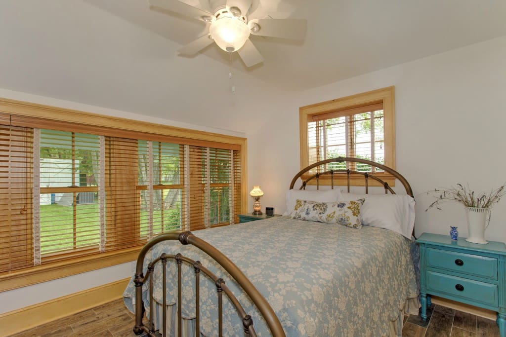 Luxury linens, central ac, lovely views