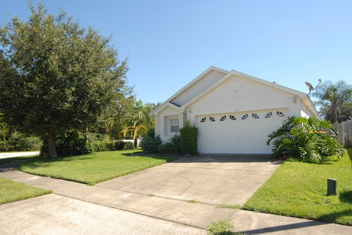 Amazing Pool Home W/game Room - Kissimmee, FL