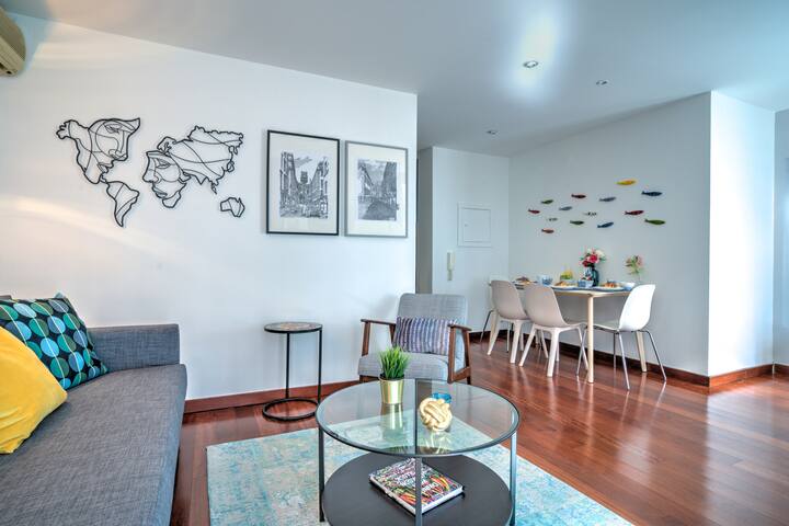 Chiado chic 2 bedroom 2 bathroom apt, top location gallery image 2
