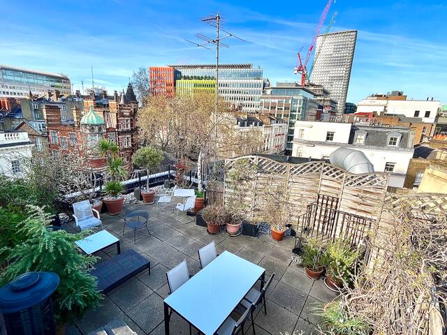Covent Garden Penthouse & Terraces (3 Bedr Aircon) gallery image 3
