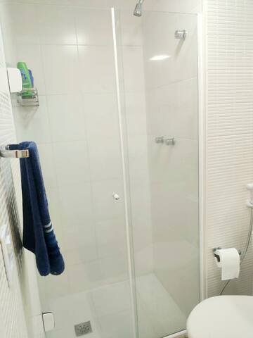 ⭐AP BARRA 2 SUÍTES 10 MIN PRAIA + ESTACIONAMENTO gallery image 5