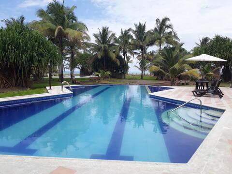 Conjunto Vacacional Cocomar Casa 6 (4h)