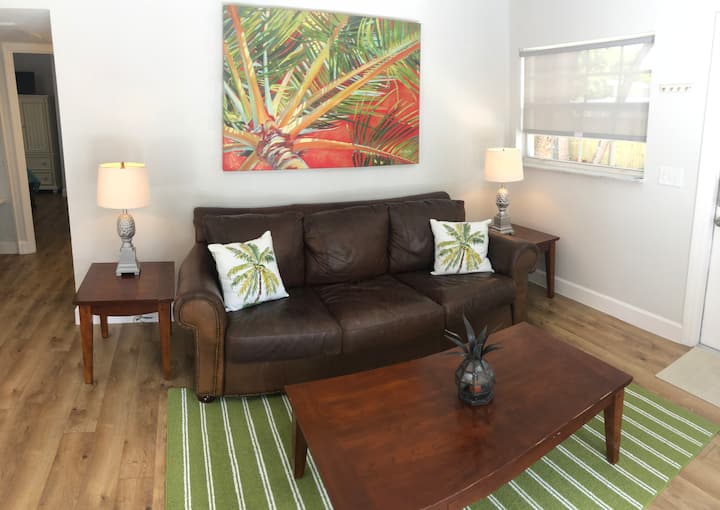 Jensen Beach Bungalow 2! - Jensen Beach, FL