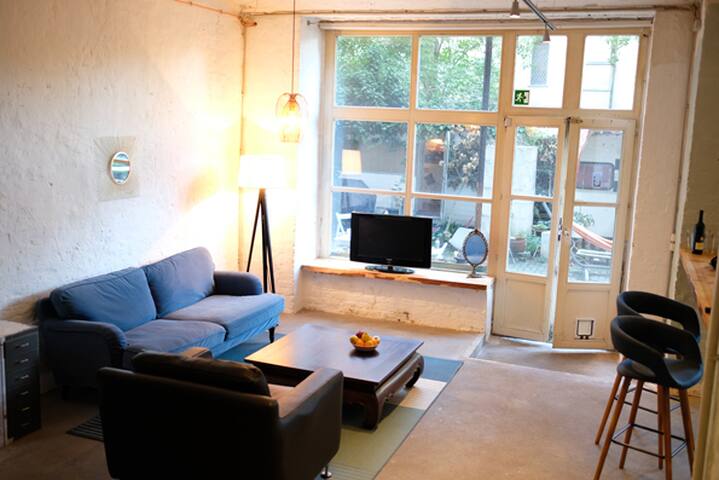 Urban Loft in Vibrant Kreuzkölln *11 Beds* (160m²) gallery image 2