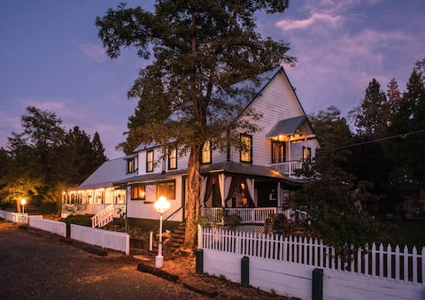Avery Hotel Vacation Rental