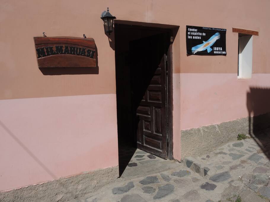 Entrada del Hostal