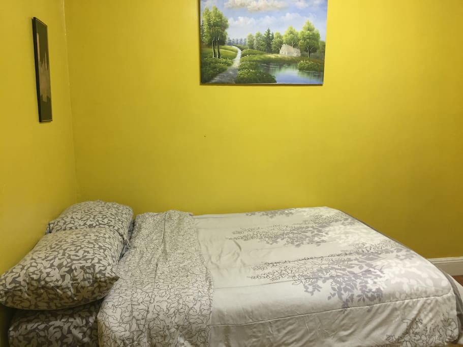 Full size bed