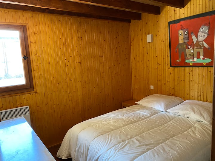 Prizemna spavaća soba.