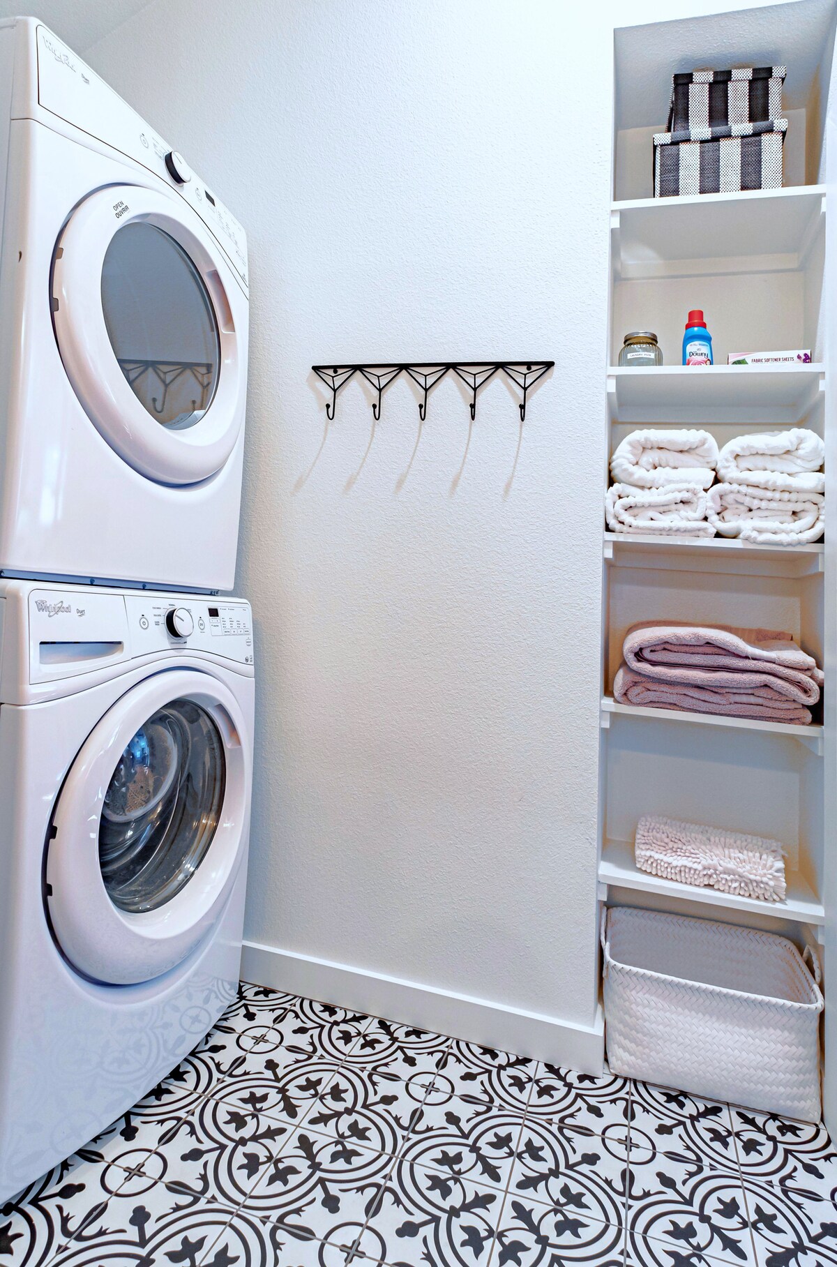 Bright & Cheery Casita Perfect for Visiting Family