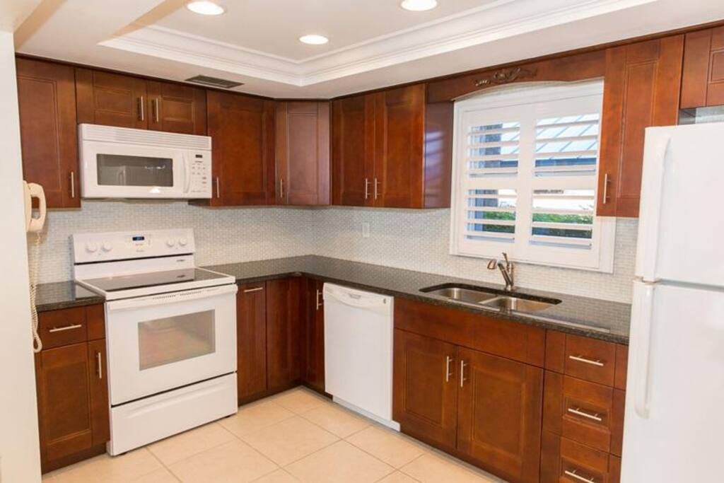 Microwave, Oven, Indoors, Kitchen, Room