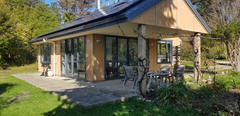 Bach, Golden Bay Lodge