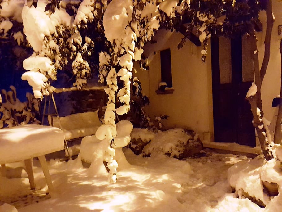 Nevicata del 7 gennaio 2017. Ingresso casetta!