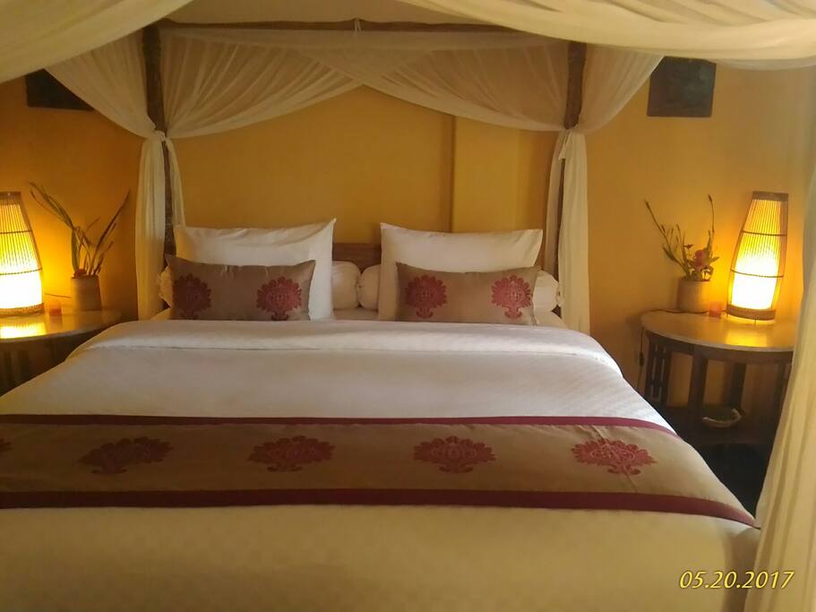 King size bed