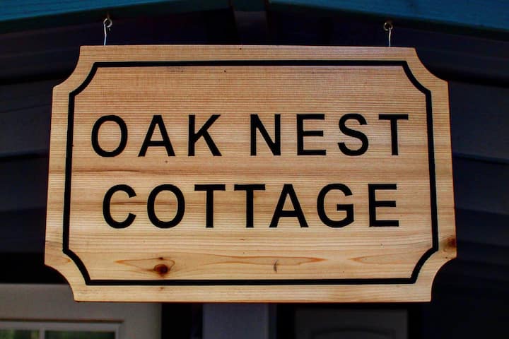 Cozy Cottage Nestled Under the Oaks “Oak Nest”