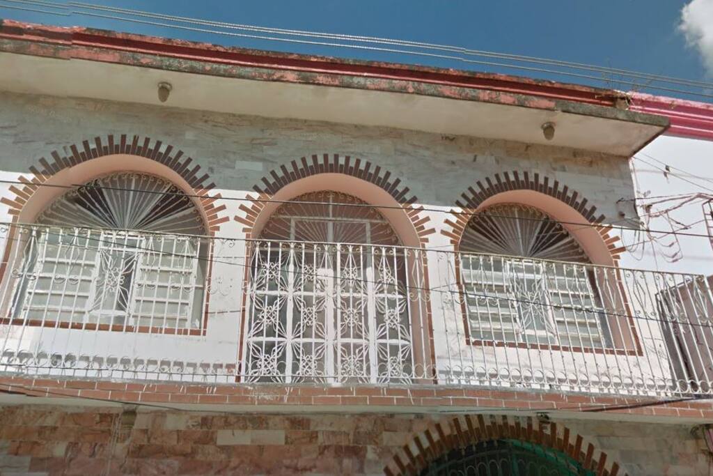 Dos cuartos con balcón