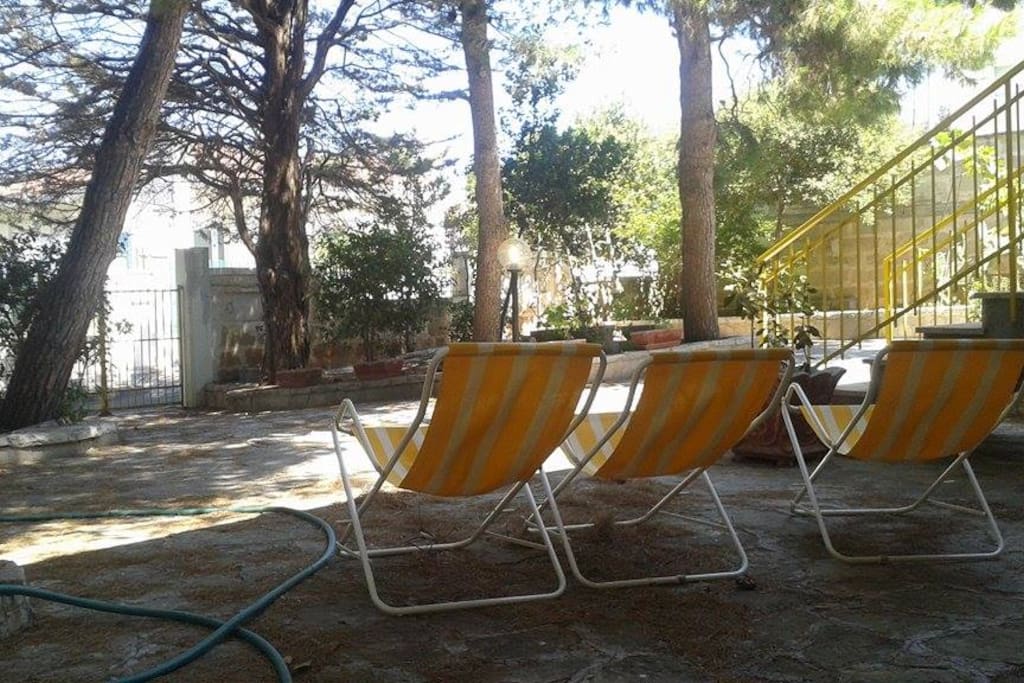 giardino, sdraio e relax
