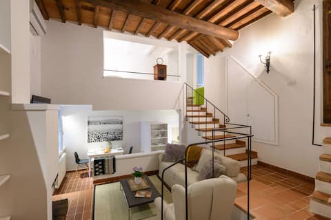 Chic Studio apartment in Lucignano, Tuscany