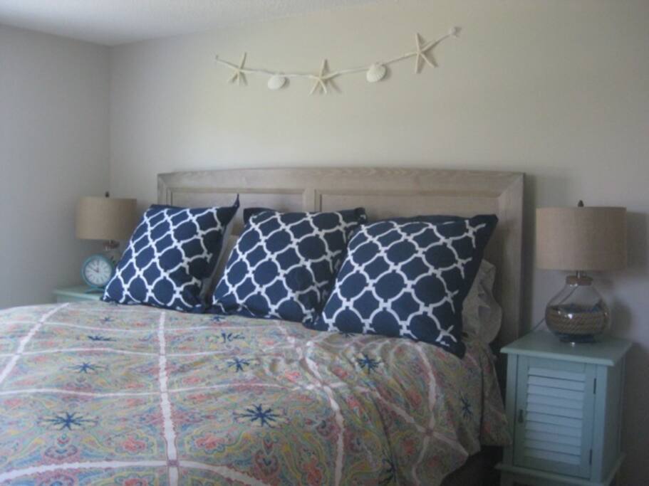 Master Bedroom - King Bed - 1st Floor