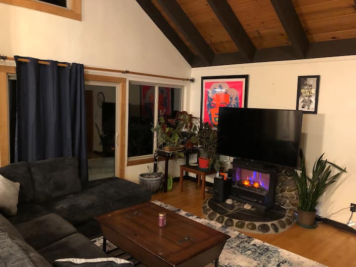 Tahoe’s Finest Hillside Escape. Pets Ok. 2 Bdrm - サウス・レイク・タホ, CA